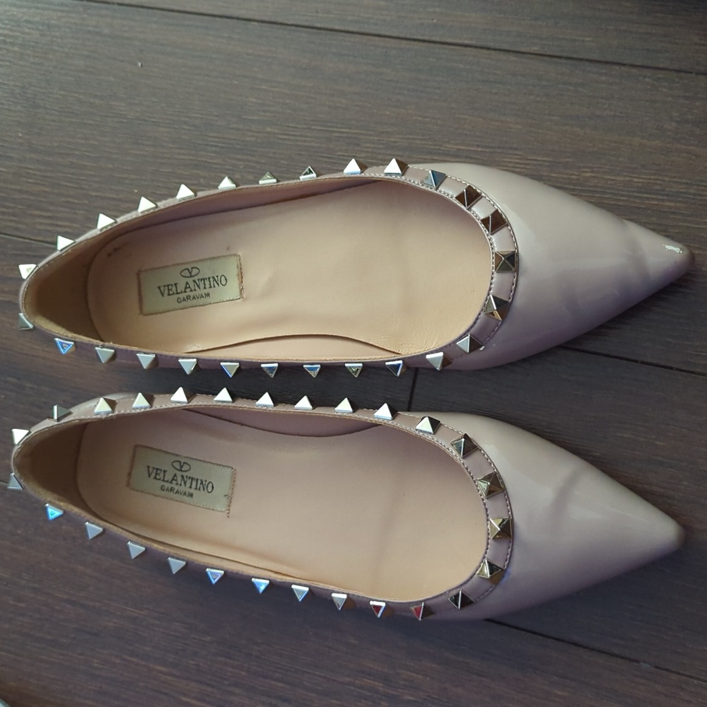 Gold Stud Flats - Picture 3 of 13